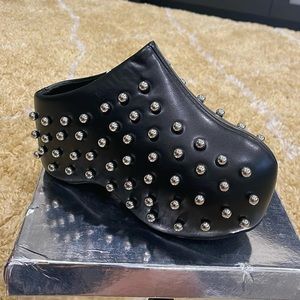 Azalea Wang Romesco studded clogs